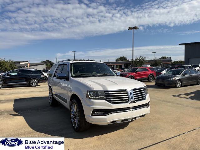 2017 Lincoln Navigator - $19,880
