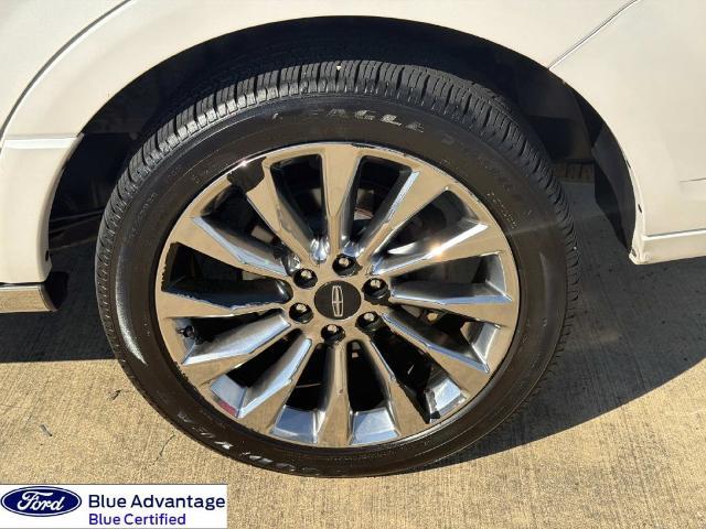 2017 Lincoln Navigator - $19,880