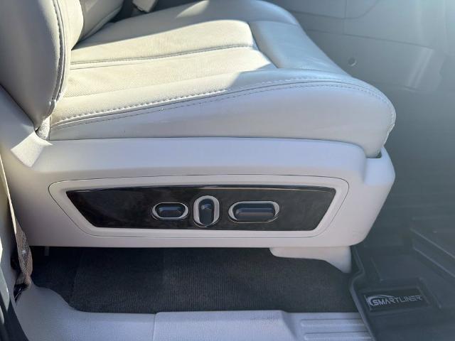 2017 Lincoln Navigator - $19,880