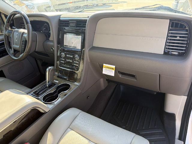 2017 Lincoln Navigator - $19,880