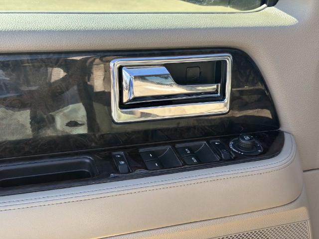 2017 Lincoln Navigator - $19,880