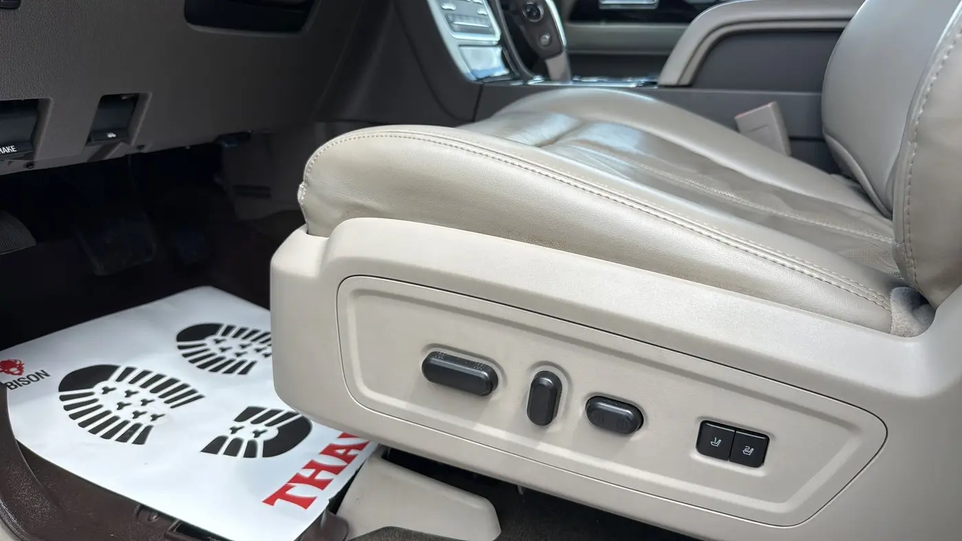 2017 Lincoln Navigator Select