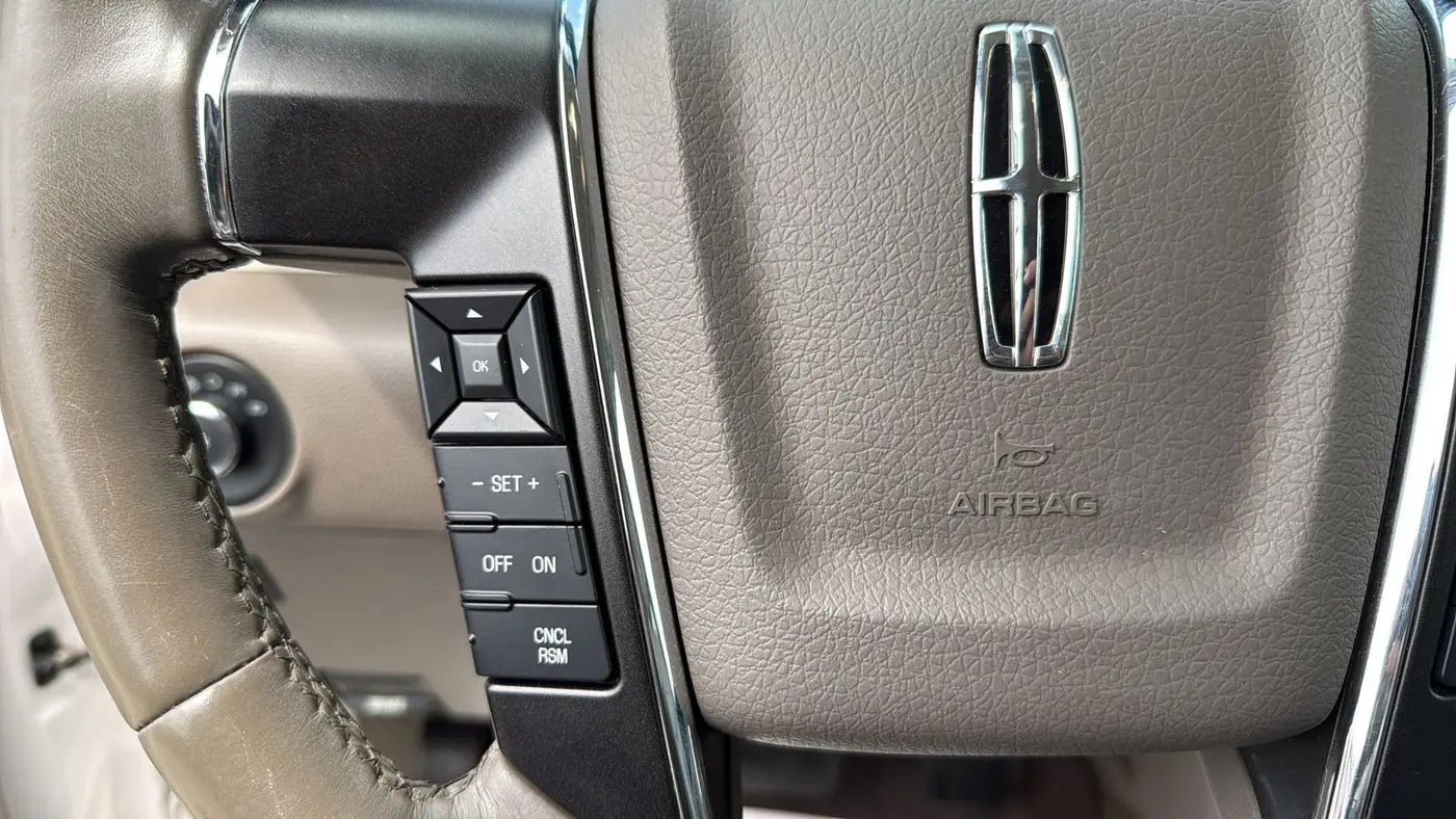 2017 Lincoln Navigator Select