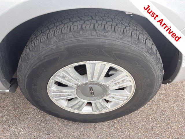 2010 Lincoln Navigator - $8,500
