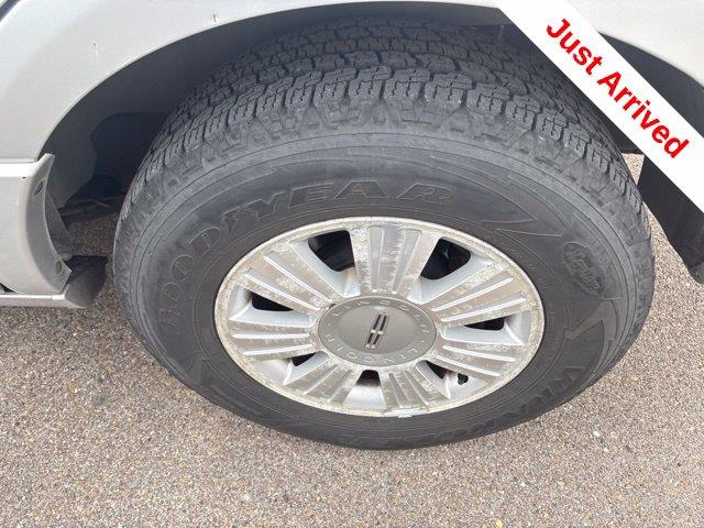 2010 Lincoln Navigator - $8,500