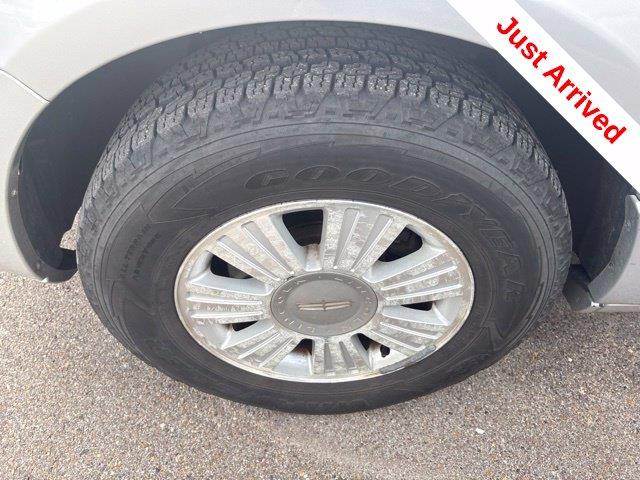 2010 Lincoln Navigator - $8,500