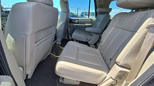 2015 Lincoln Navigator Base