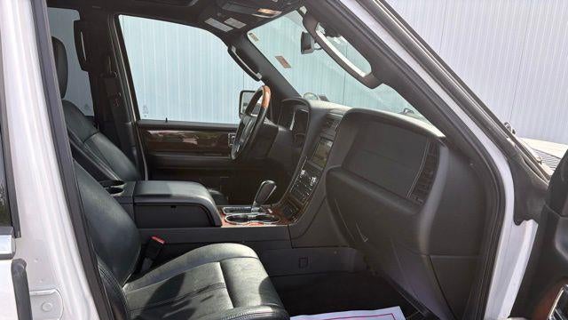 2016 Lincoln Navigator Select