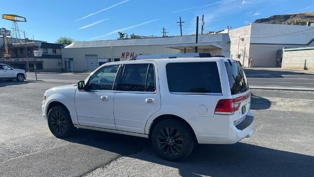 2015 Lincoln Navigator Base