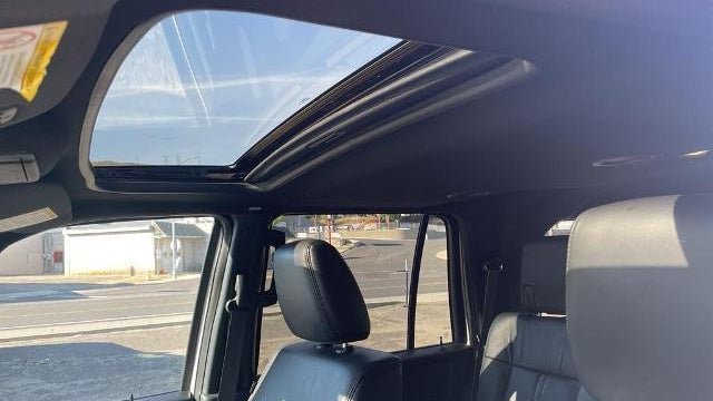 2015 Lincoln Navigator Base