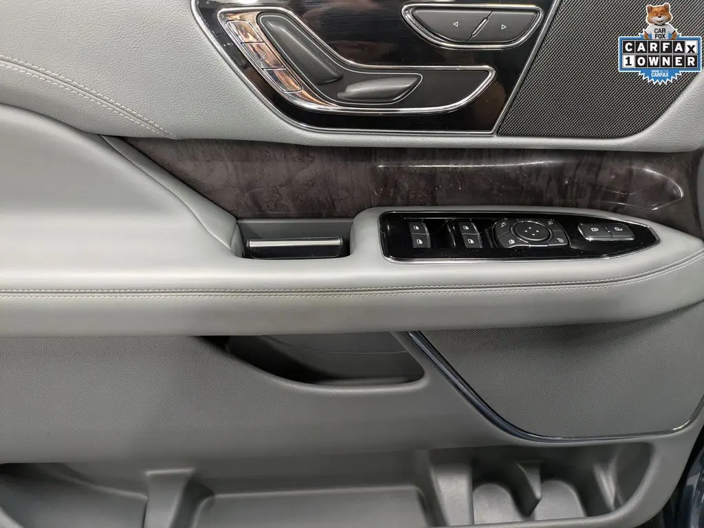 2019 Lincoln Navigator - $26,035