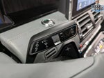 2019 Navigator Thumbnail 23