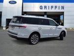 2023 Navigator Thumbnail 4