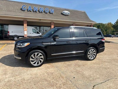Photo of a 2023 Lincoln Navigator 4X2 Reserve 4DR SUV for sale