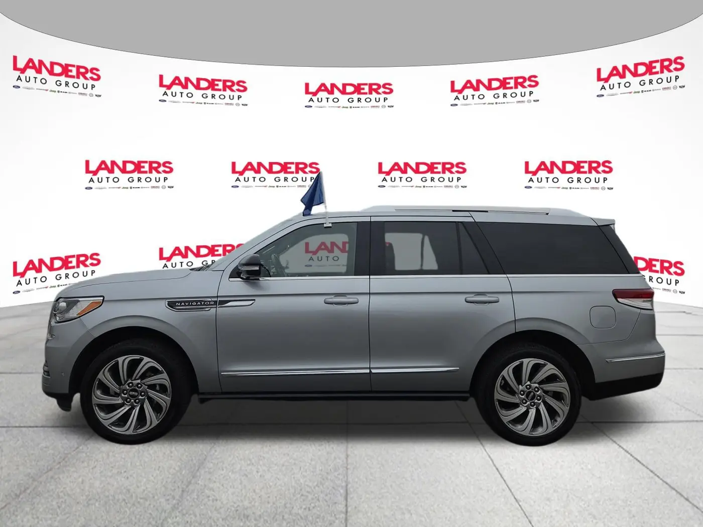 2023 Lincoln Navigator - $41,895
