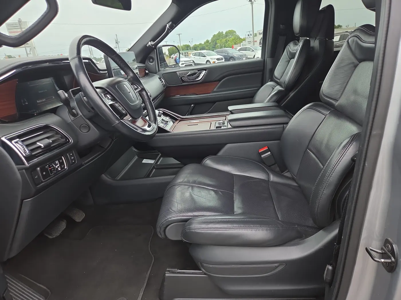 2023 Lincoln Navigator - $41,895