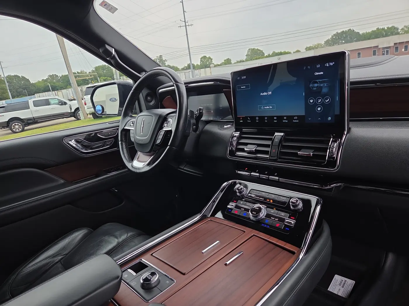 2023 Lincoln Navigator - $41,895