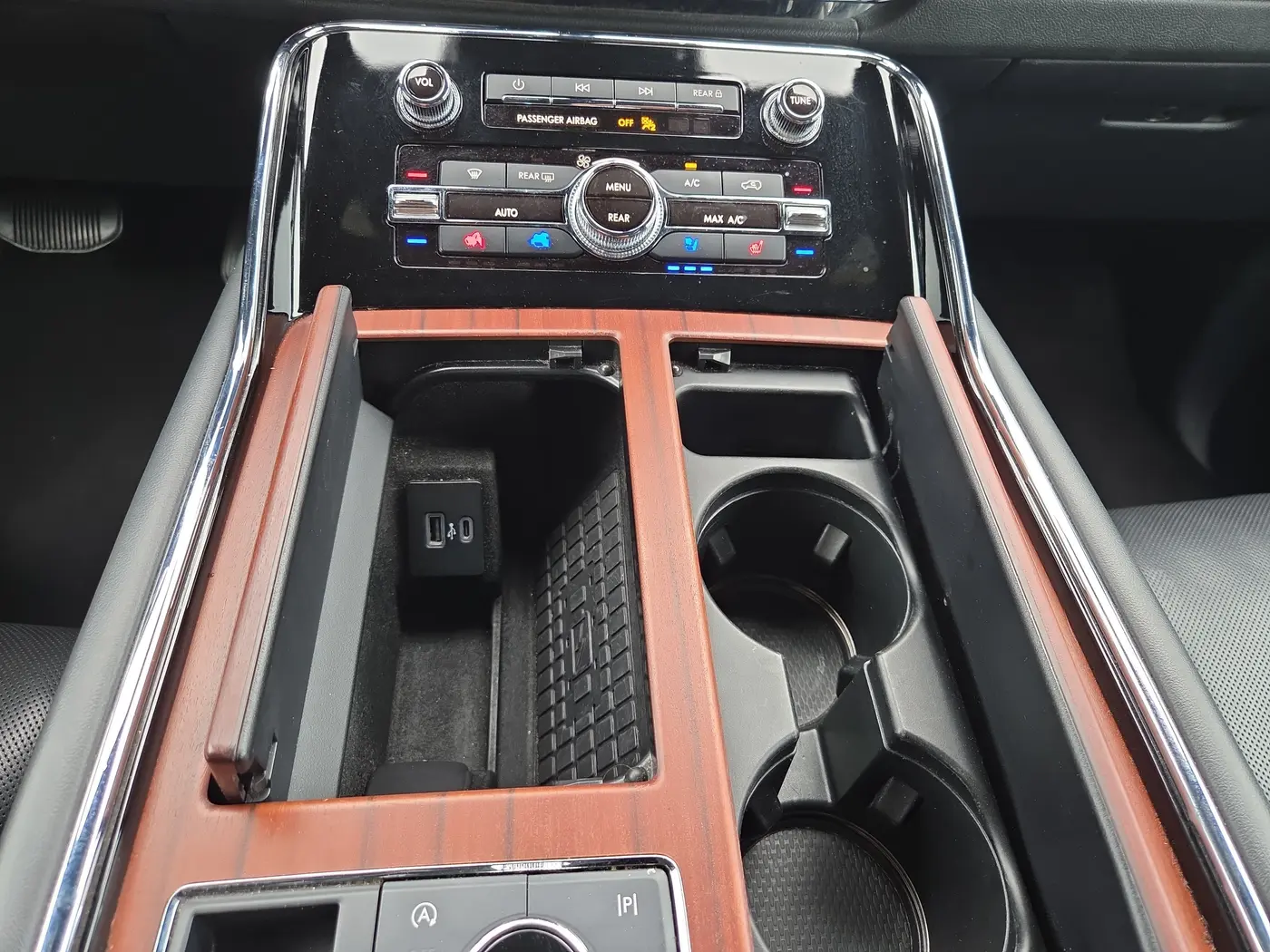 2023 Lincoln Navigator - $41,895