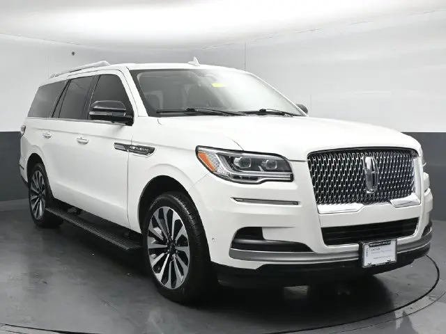 2023 Lincoln Navigator - $56,895