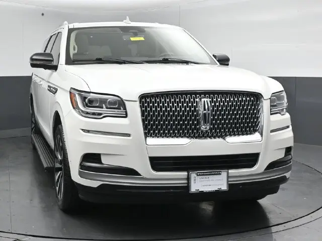 2023 Lincoln Navigator - $56,895