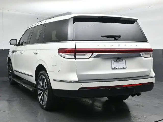 2023 Lincoln Navigator - $56,895