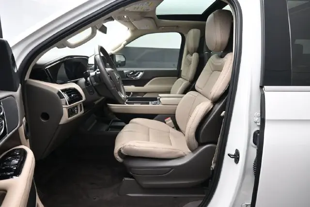 2023 Lincoln Navigator - $56,895