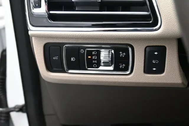2023 Lincoln Navigator - $56,895