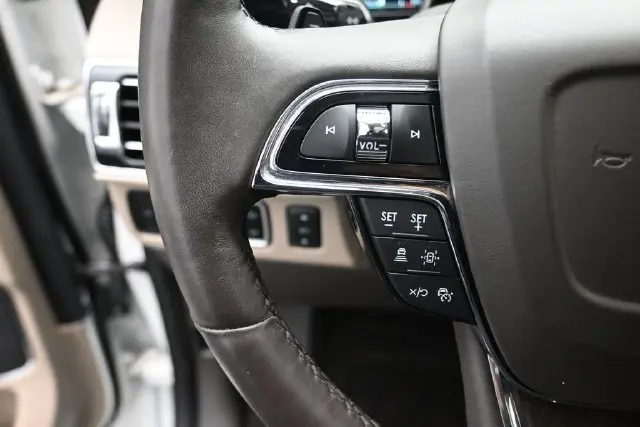 2023 Lincoln Navigator - $56,895