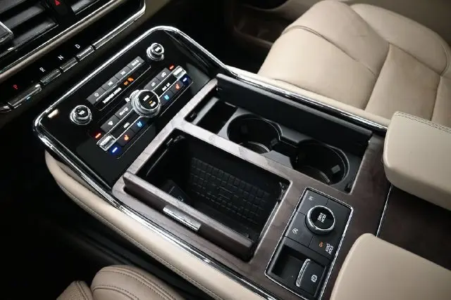 2023 Lincoln Navigator - $56,895