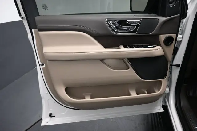 2023 Lincoln Navigator - $56,895
