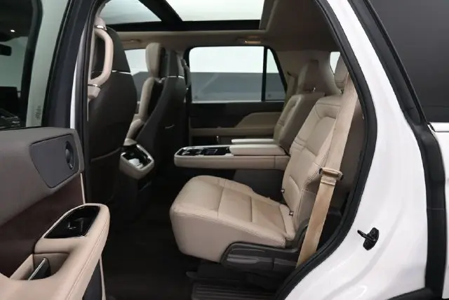 2023 Lincoln Navigator - $56,895