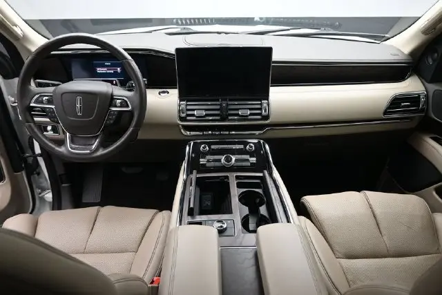 2023 Lincoln Navigator - $56,895