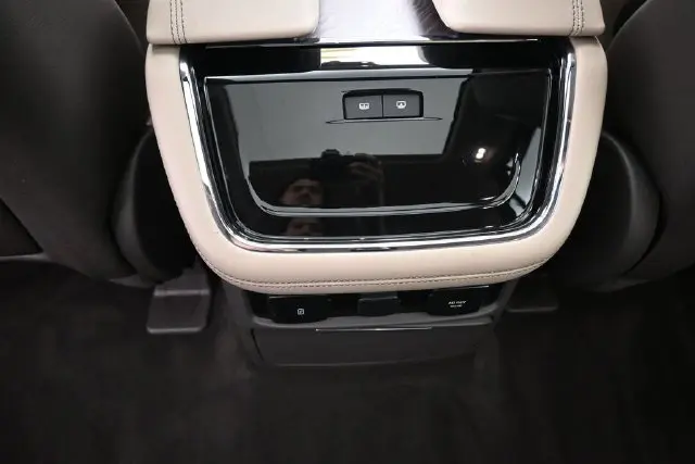 2023 Lincoln Navigator - $56,895