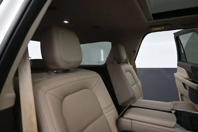 2023 Lincoln Navigator - $56,895