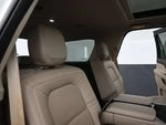 2023 Navigator Thumbnail 28