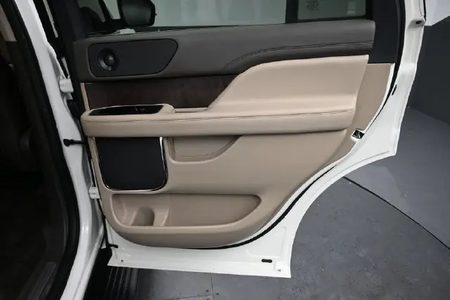2023 Lincoln Navigator - $56,895