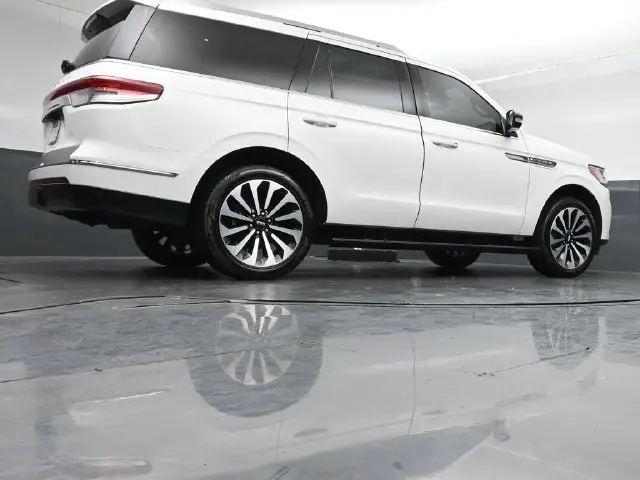 2023 Lincoln Navigator - $56,895