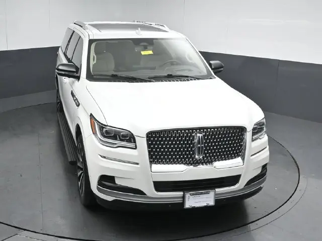 2023 Lincoln Navigator - $56,895