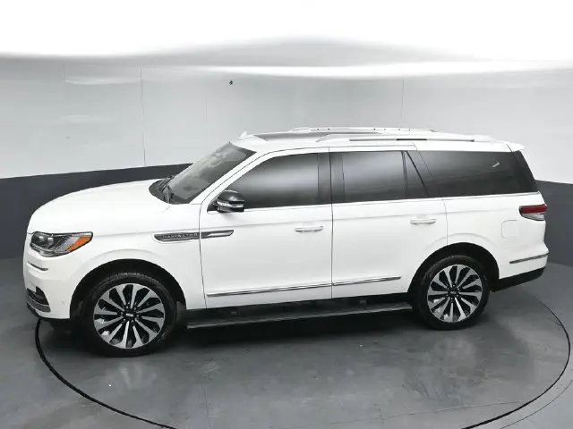 2023 Lincoln Navigator - $56,895