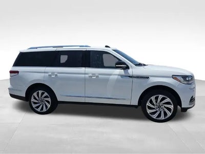 Photo of a 2022 Lincoln Navigator 4X2 Reserve 4DR SUV for sale