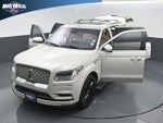 2020 Navigator Thumbnail 26