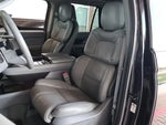 2020 Navigator Thumbnail 15