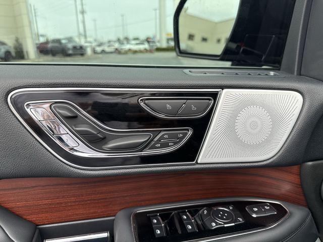 2023 Lincoln Navigator - $36,500