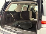 2023 Navigator Thumbnail 9