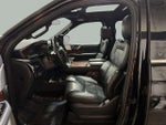 2023 Navigator Thumbnail 5