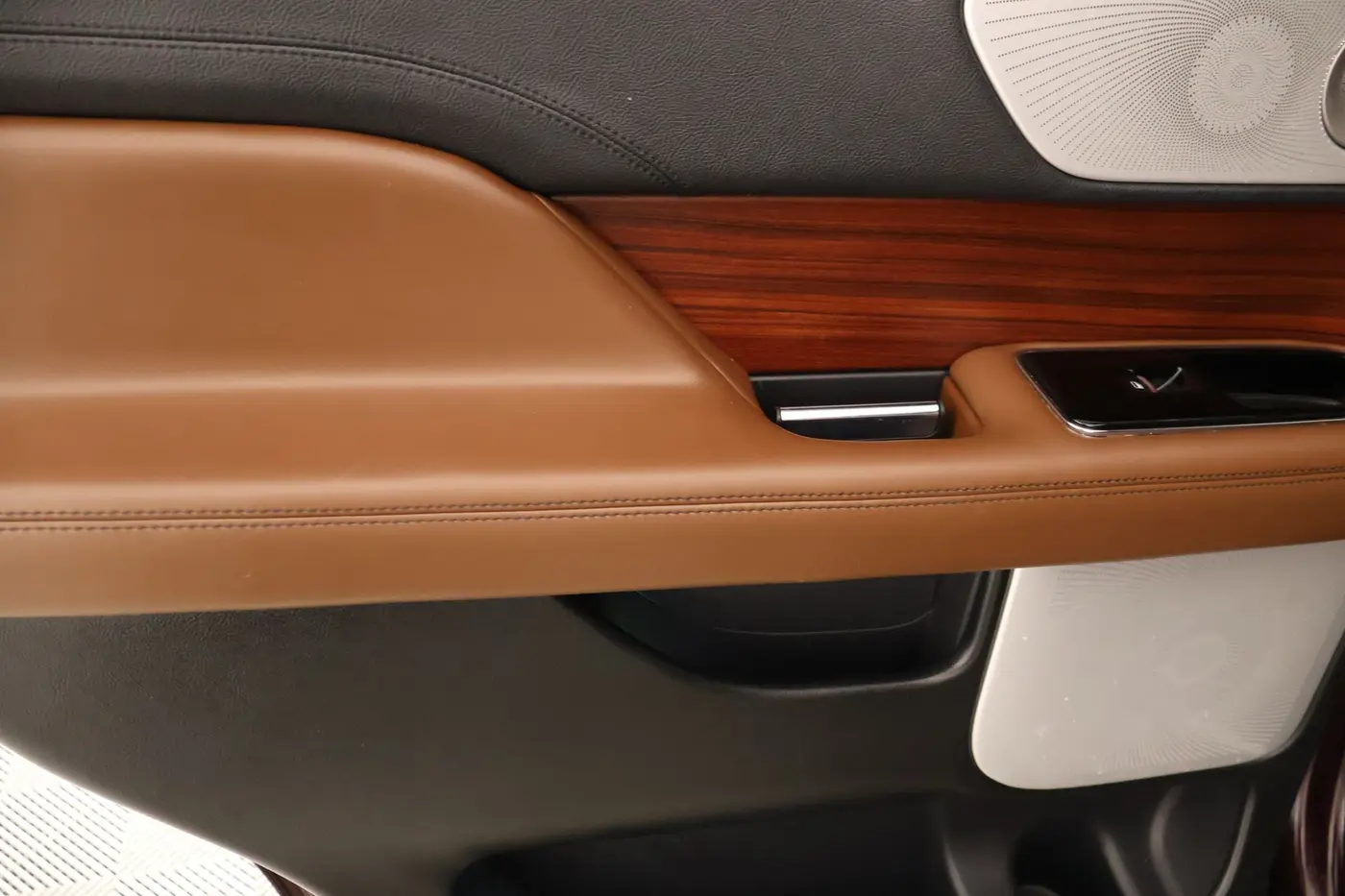 2023 Lincoln Navigator - $54,189