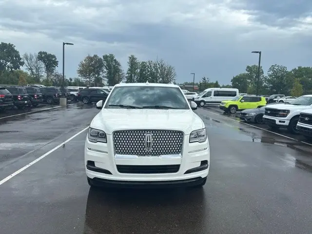 2024 Lincoln Navigator Reserve — photo 1 of 24