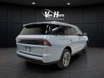 2025 Navigator Thumbnail 3