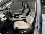 2025 Navigator Thumbnail 9