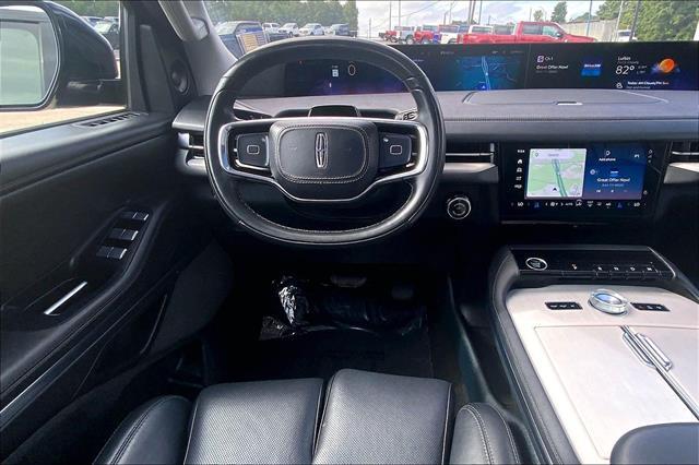 2025 Lincoln Navigator - $72,074